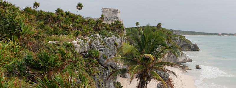 Même sous un ciel gris, les ruines de Tulum sont splendides&nbsp;!