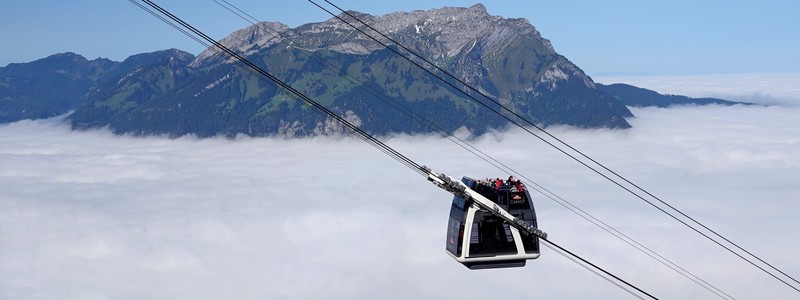 Montée, les cheveux au vent à bord du Cabrio, au sommet du Stanserhorn, et rando épique pour rejoindre la&nbsp;vallée…